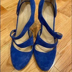 BCBG Size 6 Blue heels